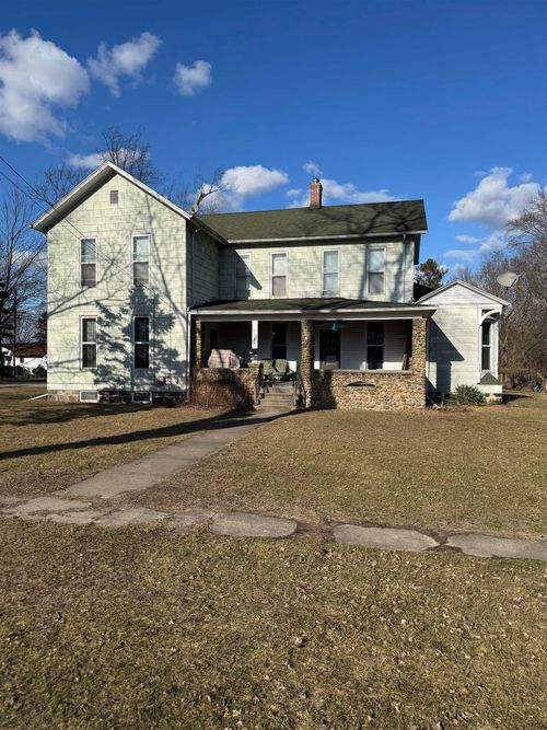222 Brady St, Chesaning, MI, 48616-1104 | Card Image