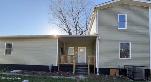 666 Curry Ct, Louisville, KY, 40211-3007 | Card Image