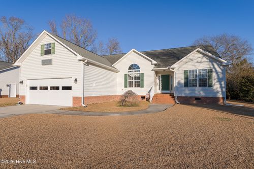 208 8th St, New Bern, NC, 28560-5448 | Card Image