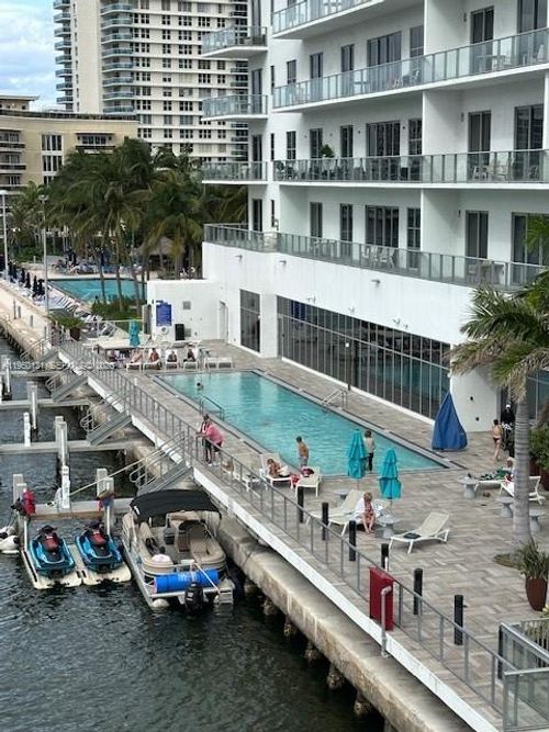 r2702-4010 S Ocean Dr, Hollywood, FL, 33019-3063 | Card Image