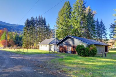 55017 Bryson Drive, House other with 5 bedrooms, 2 bathrooms and 2 parking in Darrington WA | Image 2