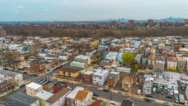 639 N 8 Th St, Home with 6 bedrooms, 3 bathrooms and null parking in Newark NJ | Image 27