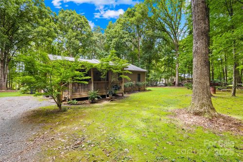 1424 Majestic Forest Ln, Waxhaw, NC, 28173-9757 | Card Image