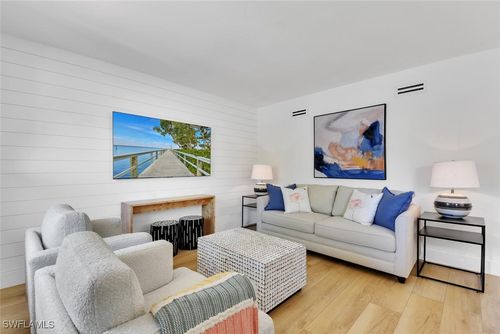 apt-204-980 7th Ave S, NAPLES, FL, 34102-6734 | Card Image