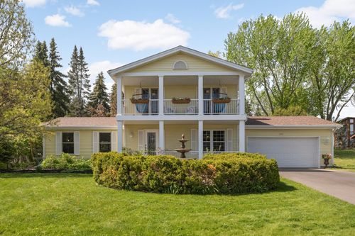 14451 Guthrie Way, Apple Valley, MN, 55124-6732 | Card Image