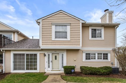 543 Le Parc Circle, Buffalo Grove, IL, 60089 | Card Image