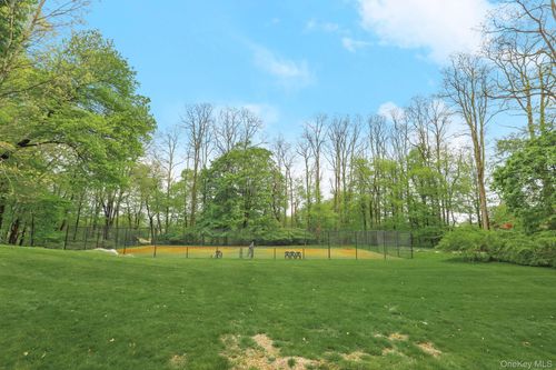 32-1 Orchard Dr, North Castle, NY, 10504-1437 | Card Image