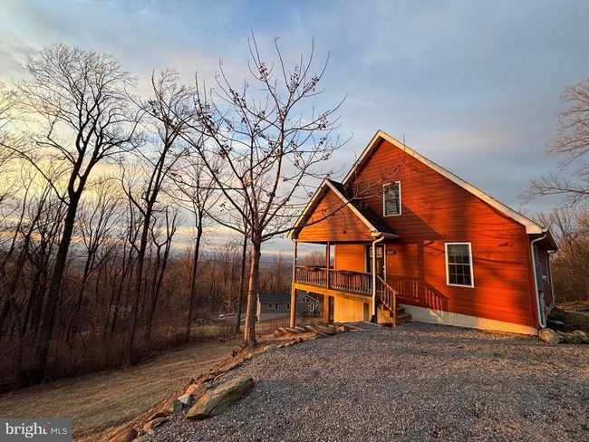 137 Reid Dr, House other with 3 bedrooms, 2 bathrooms and null parking in FRONT ROYAL VA | Image 4