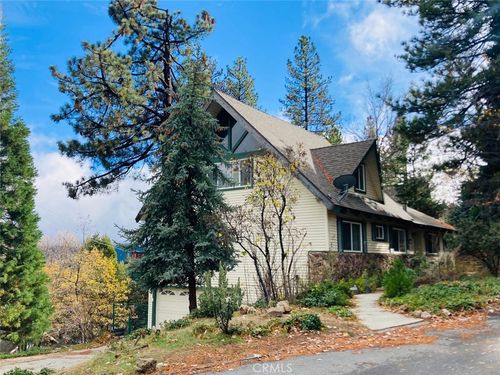 943 Nadelhorn Dr, Lake Arrowhead, CA, 92352 | Card Image