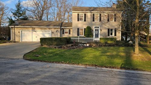 918 Neil Armstrong Dr, Wapakoneta, OH, 45895-1300 | Card Image