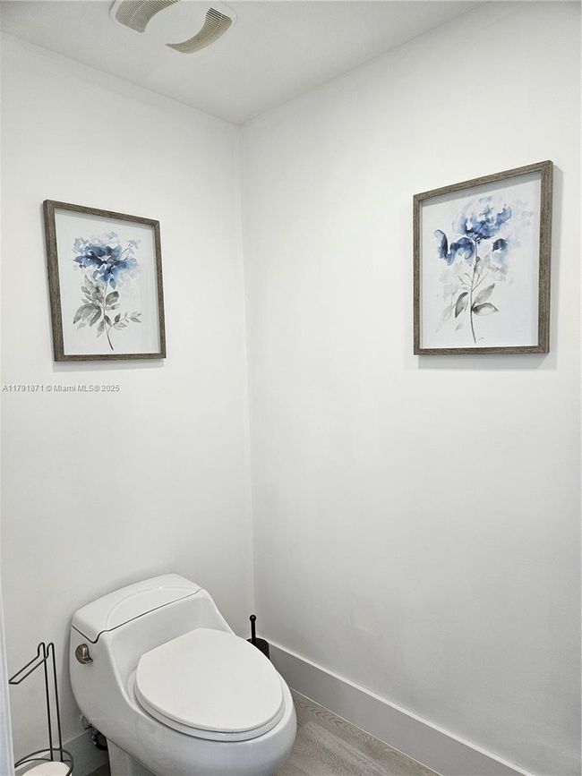 APT-2202 - 15051 Royal Oaks Ln, Condo with 2 bedrooms, 3 bathrooms and null parking in North Miami FL | Image 19