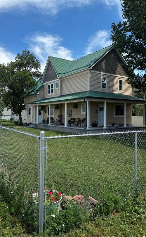 209 S 7th Ave, Forsyth, MT, 59327-7751 | Card Image