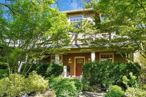 a-818 24th Ave, Seattle, WA, 98122-4864 | Card Image