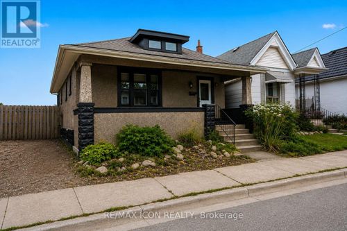 31 Mount Pleasant Ave, London, ON, N6H1C8 | Card Image
