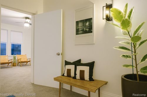 5095 Van Dyke St, Detroit, MI, 48213-2856 | Card Image