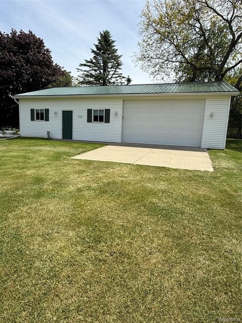 779 Winn Lake Rd, Lapeer, MI, 48446-3269 | Card Image