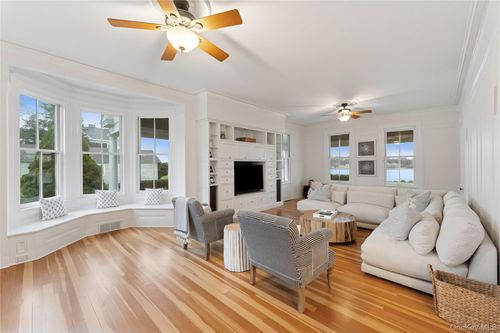 127 Senix Ave, Center Moriches, NY, 11934-2908 | Card Image