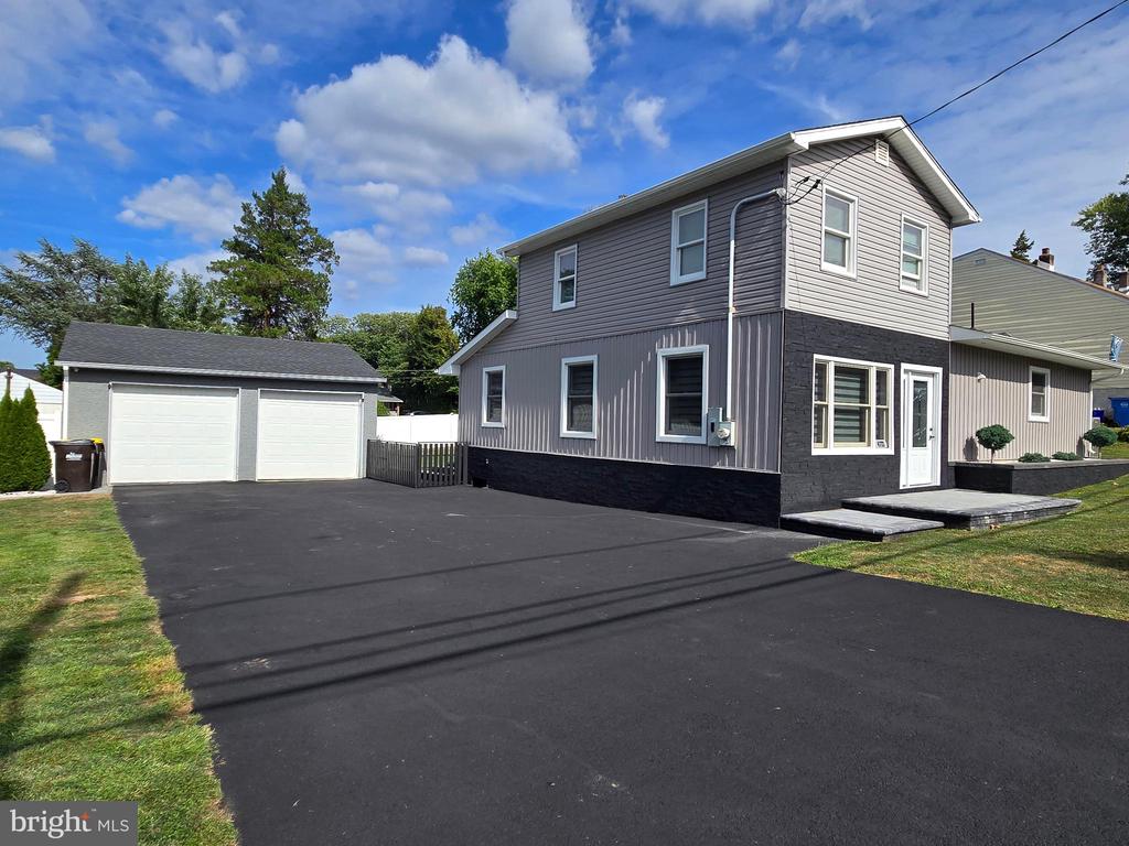 Oak Ave, Feasterville Trevose, PA 19053