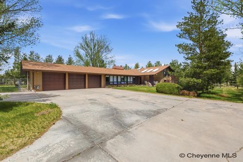 1112 W Laughlin Rd, Cheyenne, WY, 82009-1004 | Card Image