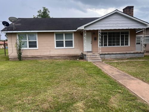 801 N Main St, Sweeny, TX, 77480-1605 | Card Image