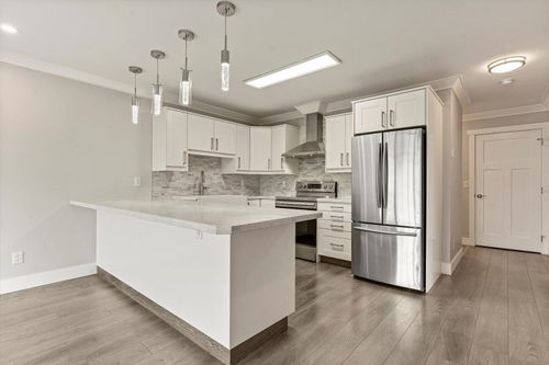 207-45669 Mcintosh Dr, Chilliwack, BC, V2P6V4 | Card Image