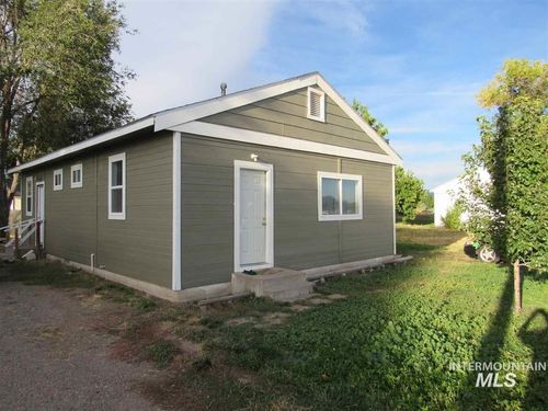 1060 E 10th S, Mountain Home, ID, 83647-3505 | Card Image