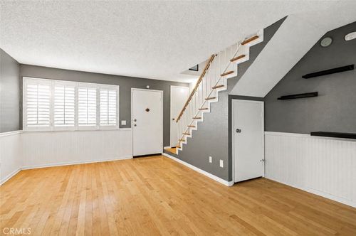 577 W 9th, Upland, CA, 91786 | Card Image