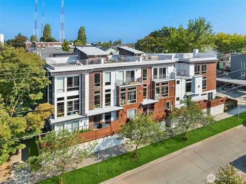 1704 E Marion St, Seattle, WA, 98122-4641 | Card Image