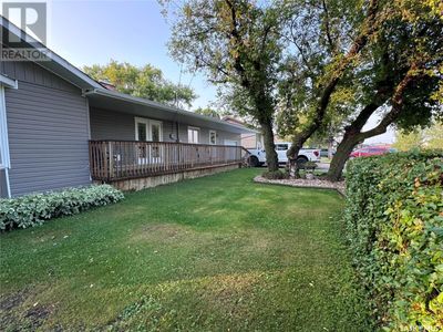 215 1 Ave Sw, House other with 5 bedrooms, 3 bathrooms and null parking in Leroy SK | Image 2