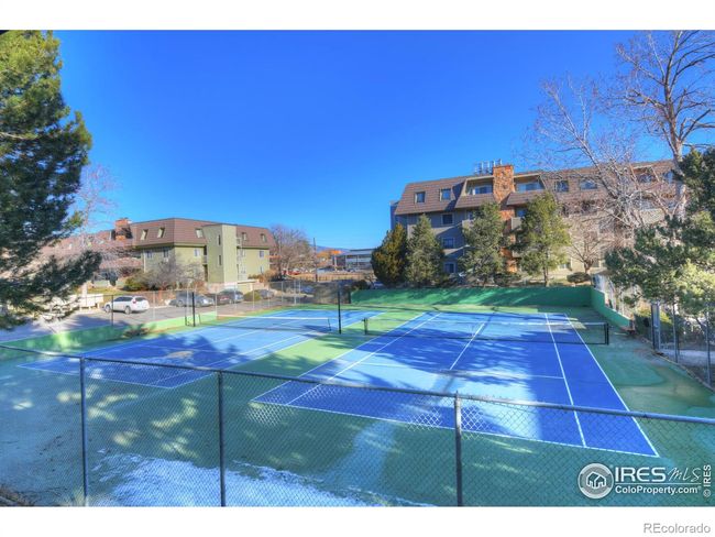 Well maintained tennis courts | Image 25