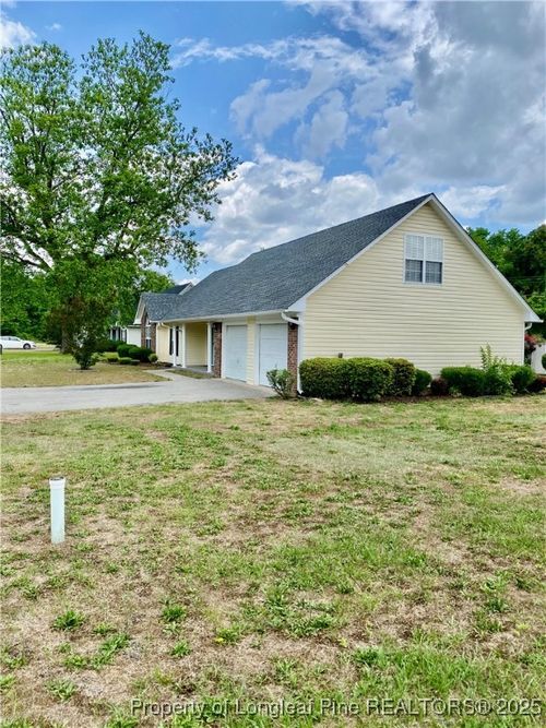 30 Julian Cir, Maxton, NC, 28364-2585 | Card Image