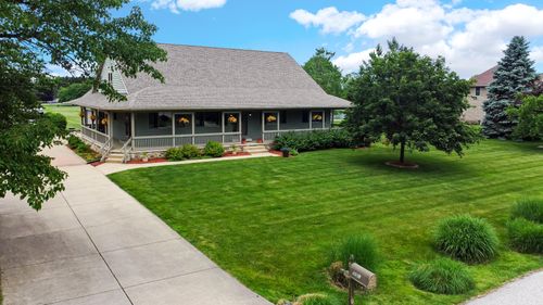 552 Fleetwood Dr N, Valparaiso, IN, 46385-6806 | Card Image