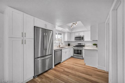 3844 Fitzpatrick Dr, Las Vegas, NV, 89115-3294 | Card Image