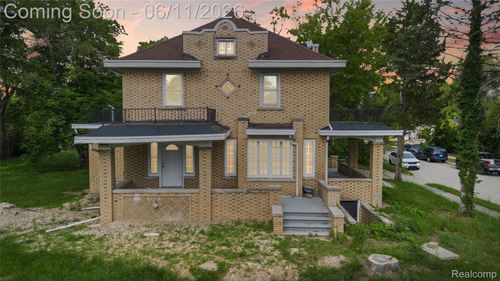 21855 Schoenherr Rd, Warren, MI, 48089-5471 | Card Image