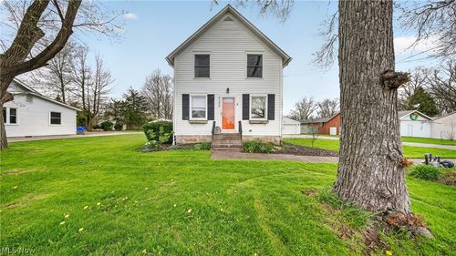 6162 Engle Rd, Brook Park, OH, 44142-2103 | Card Image