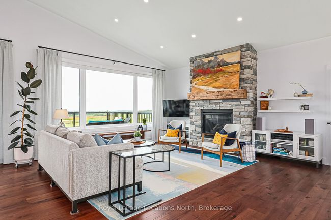 638508 St.Vincent Sydenham Tline, House other with 3 bedrooms, 3 bathrooms and 6 parking in Owen Sound ON | Image 11