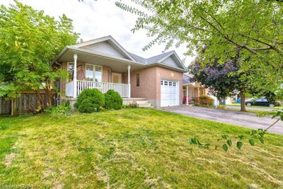 8 Hayward Cres, House other with 4 bedrooms, 3 bathrooms and 5 parking in Guelph ON | Image 3