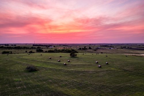 3575 County Road 271, Moulton, TX, 77975-4731 | Card Image