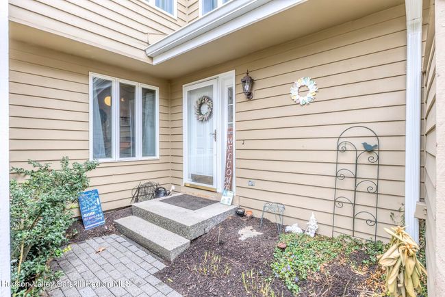 217 Aspen Ter, Townhouse with 2 bedrooms, 3 bathrooms and null parking in Poughkeepsie NY | Image 4
