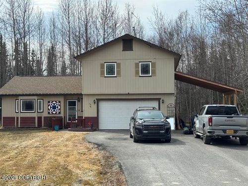 730 Turner Dr, North Pole, AK, 99705-7624 | Card Image
