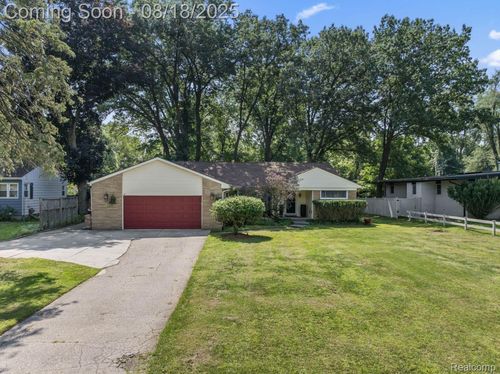 23565 Oliver Ct, Southfield, MI, 48033-3107 | Card Image