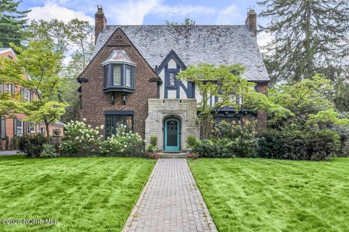 3765 Brookside Rd, Ottawa Hills, OH, 43606-2615 | Card Image