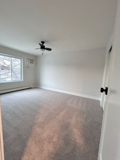 apt-8-239 Gregory St, Aurora, IL, 60504-4070 | Card Image