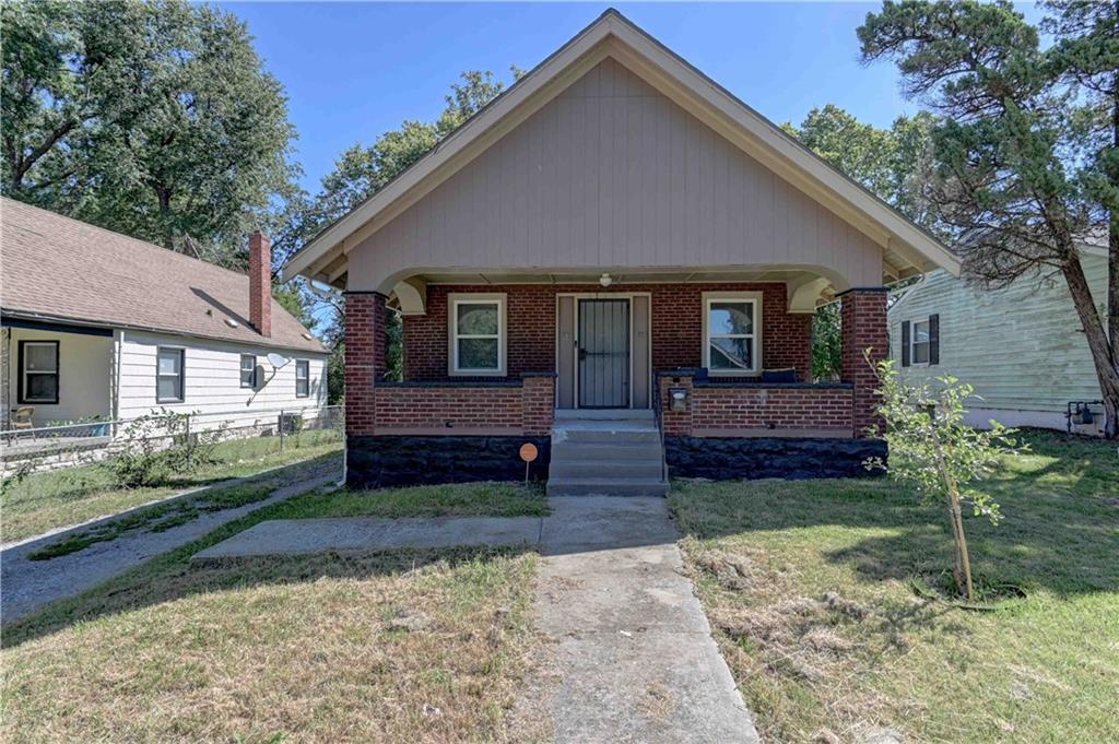 Benton Ave, Kansas City, MO 64130