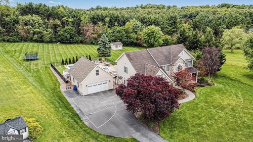 57 E Summit Dr, LITTLESTOWN, PA, 17340-9178 | Card Image