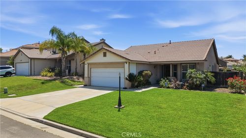 33911 Wagon Train Dr, Wildomar, CA, 92595 | Card Image