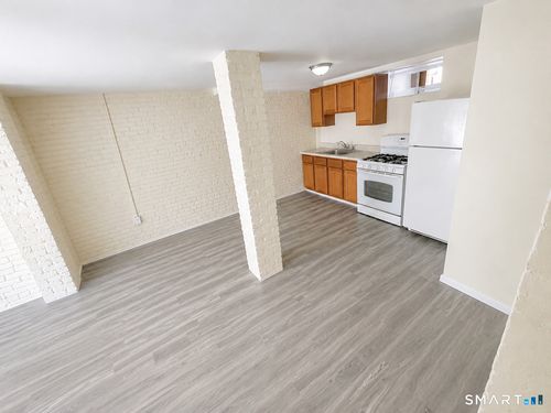 b1-125 Hillside Ave, Waterbury, CT, 06710-2173 | Card Image