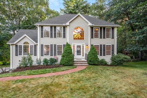 8 Danforth Dr, Bedford, NH, 03110-5851 | Card Image