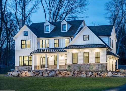 13 Macgregor St, Cortland, NY, 13045-1607 | Card Image