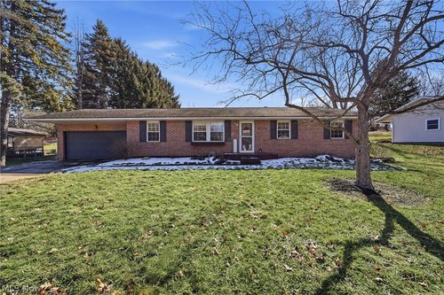 2776 Brouse St Nw, Uniontown, OH, 44685-9447 | Card Image